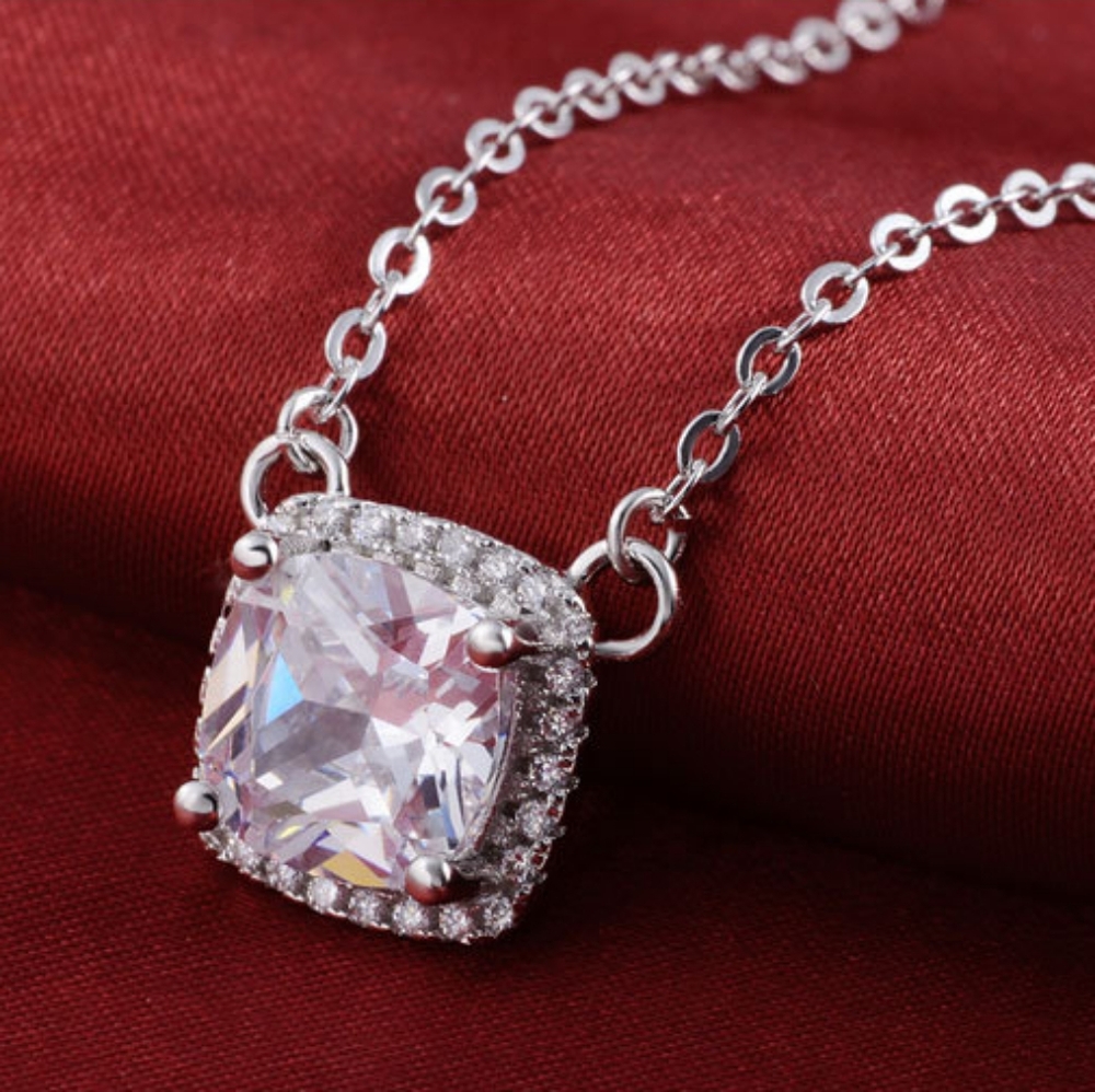 Shiny Square Pendant Diamond Necklace